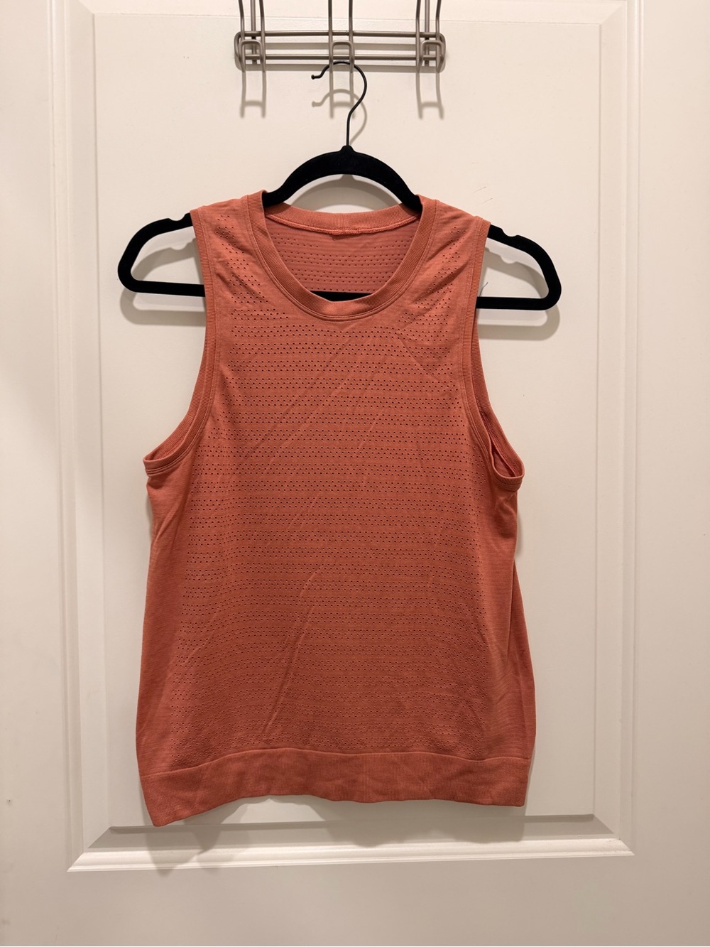 Lululemon Breeze By Muscle
Tank Size 6 Copper Clay
Orange Perforated